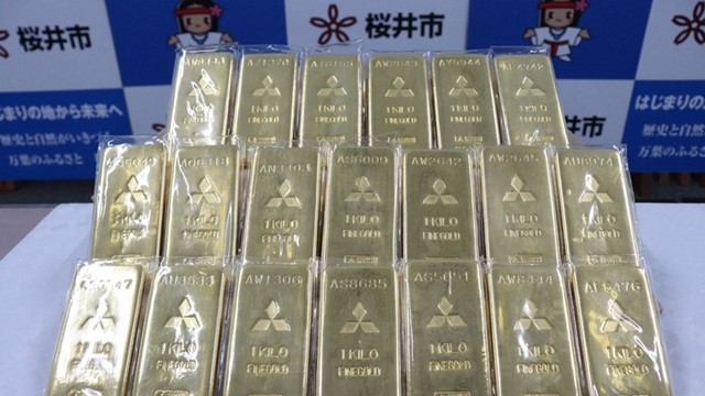 Danh tính người đàn ông vừa tặng 20kg vàng trị giá 59 tỷ đồng cho chính quyền