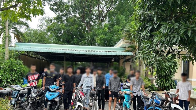 Công an khởi tố 9 thanh thiếu niên