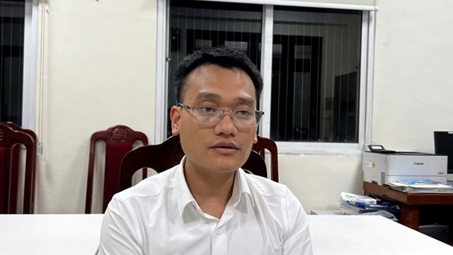 Bắt một Phó chủ tịch UBND thị trấn