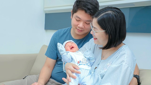 Chính thức từ nay, lao động nam được xin nghỉ có lương chăm vợ con trong 60 ngày kể từ khi vợ sinh