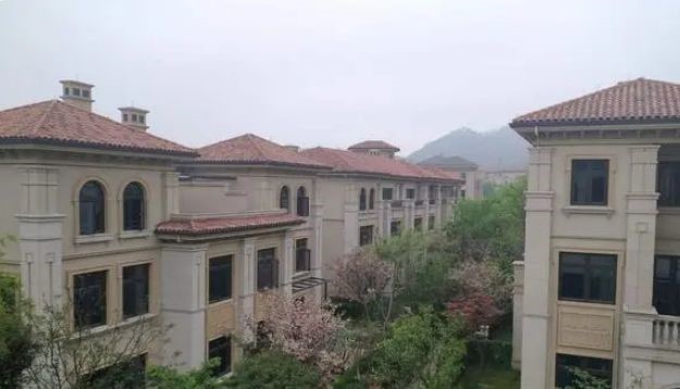 Thu giữ hơn 4.700 tỷ đồng tiền mặt bên trong trụ sở một công ty công nghệ