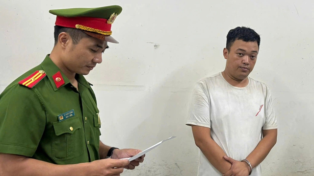 Chính thức khởi tố, bắt tạm giam tài xế taxi 'chặt chém' cuốc xe 4,2 triệu đồng