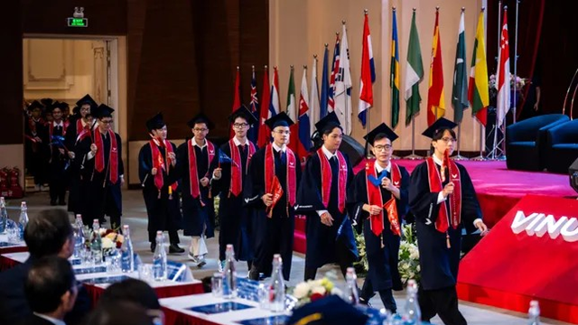 Trường ĐH tinh hoa 6.500 tỷ của ông Phạm Nhật Vượng: Sinh viên tốt nghiệp được Google trả lương 5 tỷ, một nửa khóa 'lọt mắt xanh' của tập đoàn danh tiếng