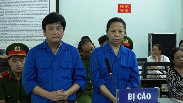 Chính thức tuyên phạt vợ chồng ông chủ một tiệm vàng 27 năm tù