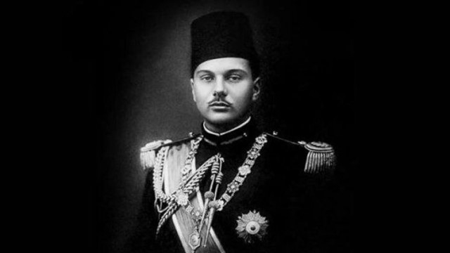 Vị vua nổi danh vì nghiện ‘ăn cắp vặt’ và niềm đam mê kỳ lạ với phim đồi trụy, cuối cùng phải chết tức tưởi nơi đất khách