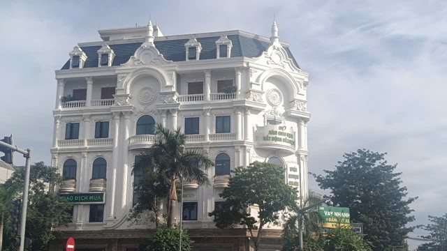 Phong tỏa, khám xét khẩn cấp 1 sàn giao dịch bất động sản