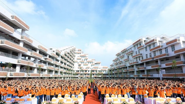 Trường ĐH thu gần 3.000 tỷ/năm có sếp Hoàng Nam Tiến làm lãnh đạo: Công bố điểm chuẩn sớm nhất, sinh viên tốt nghiệp thu nhập lên tới 1.000 USD