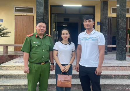 Chị Uyên ở Lào Cai chuyển hơn 200 triệu đồng từ tài khoản MB, 1 ngày sau Công an tỉnh mời lên làm việc