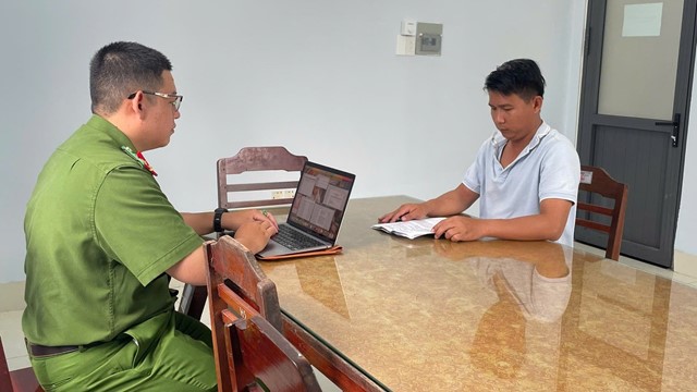 Bắt giám đốc sinh năm 1992