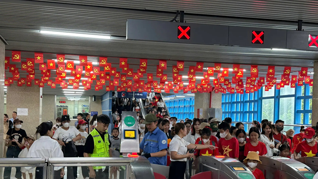 Hôm nay, người dân sử dụng xe buýt, tàu điện tại Hà Nội chú ý!