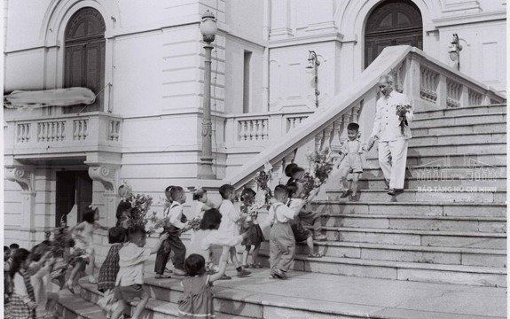 Bức thư Chủ tịch Hồ Chí Minh gửi học sinh cả nước trong ngày khai giảng năm học đầu tiên của nước Việt Nam độc lập
