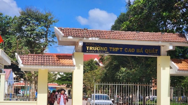 Kỷ luật một Hiệu trưởng trường cấp 3