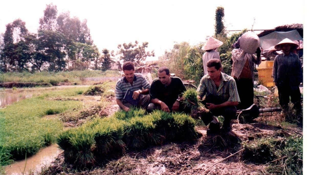 Chuyên gia Việt Nam đầu tiên vượt nửa vòng Trái Đất, sang Cuba trồng lúa