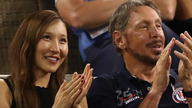 Tỷ phú giàu nhất thế giới kết hôn lần thứ 6, danh tính người vợ kém 47 tuổi gây sốc