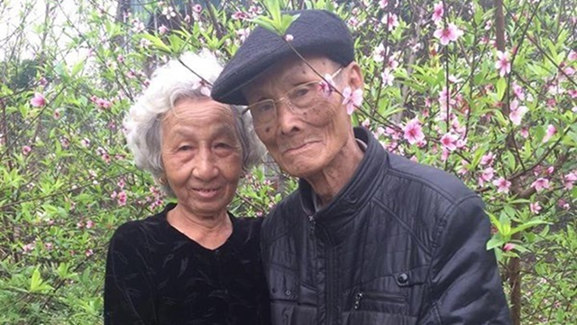 Chuyện về tang lễ chưa từng có: Cặp vợ chồng qua đời cách nhau vài phút, đám tang đôi khiến cả làng nghẹn ngào