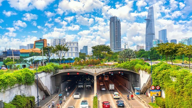 Cấm toàn bộ phương tiện lưu thông qua hầm vượt sông dài nhất Đông Nam Á tại Việt Nam