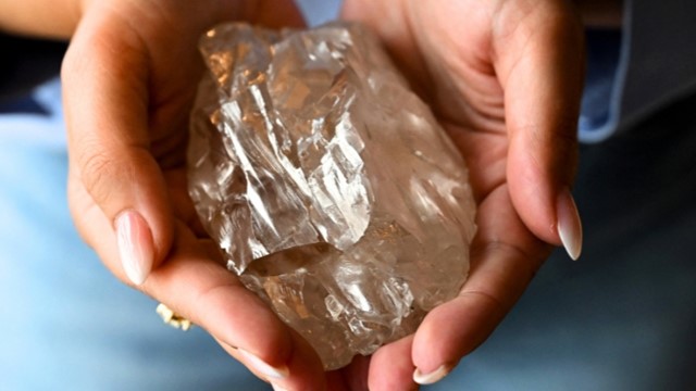 Định giá viên kim cương lớn thứ 2 thế giới