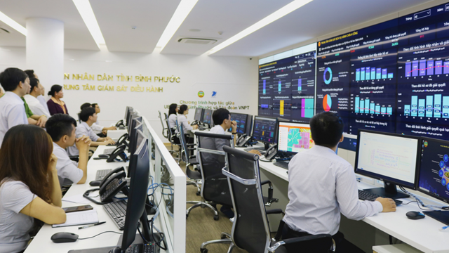 Quy định cụ thể về nhóm công chức, viên chức được nhận thêm 5 triệu đồng/tháng