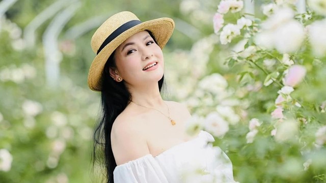 Nữ NSND mang quân hàm Đại tá từng lọt top 10 ‘Người đẹp Hà Nội’, có chồng là ‘nam thần’ điện ảnh phía Bắc