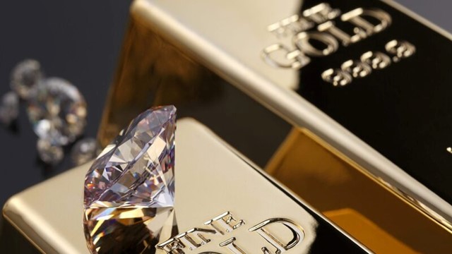 Tại sao có thể sản xuất kim cương nhân tạo còn vàng thì không?