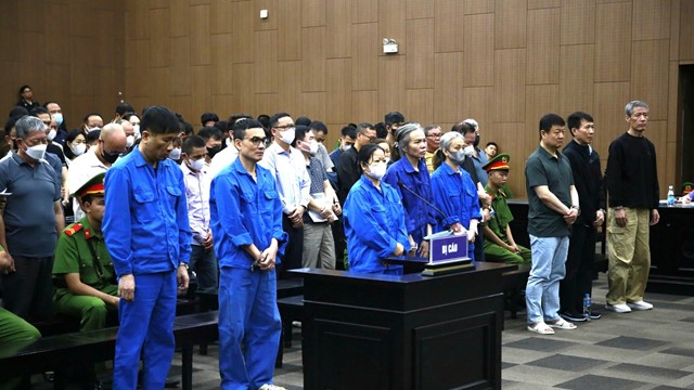 Cựu Phó Chủ tịch tỉnh Phú Thọ chi hơn 7 triệu USD đánh bạc xin vắng mặt tại tòa do ‘sức khỏe yếu’