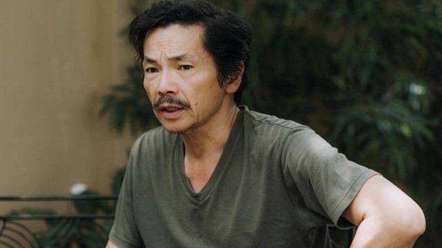 ‘Ông bố quốc dân’ từng mất 3 người thân trong một ngày, đi bộ 400km tìm cha: Cuộc sống U70 viên mãn, hạnh phúc với 'fan hâm mộ' kém 10 tuổi