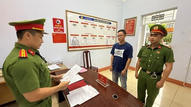 Khởi tố, bắt 1 Phó Trưởng phòng ngân hàng