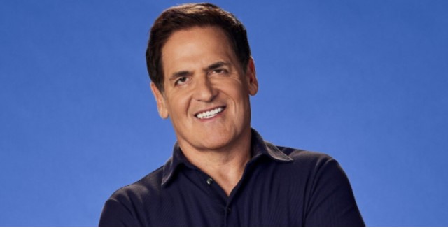 Tỷ phú ngông cuồng bay khắp thế giới chỉ để ăn tối, tậu cả máy bay qua Internet, thách thức cả Ủy ban chứng khoán Mỹ