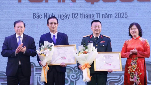 Giám đốc, NSND Tự Long vừa nhận vinh dự lớn