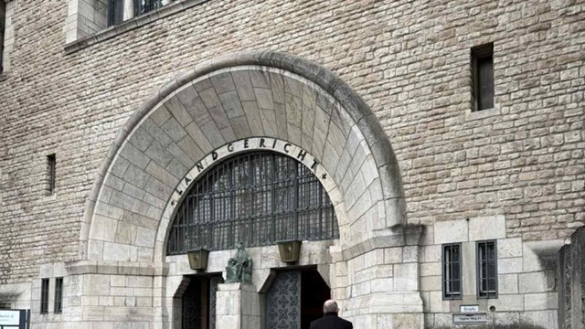 Xét xử khẩn cấp vụ Vingroup kiện Lê Trung Khoa vì hành vi vu khống, phỉ báng