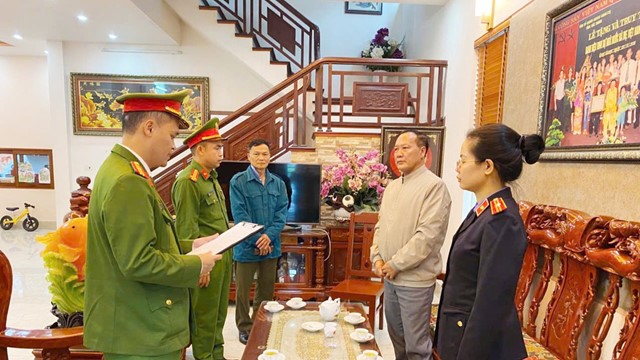 Khởi tố, bắt tạm giam Giám đốc Nguyễn Văn Thấm