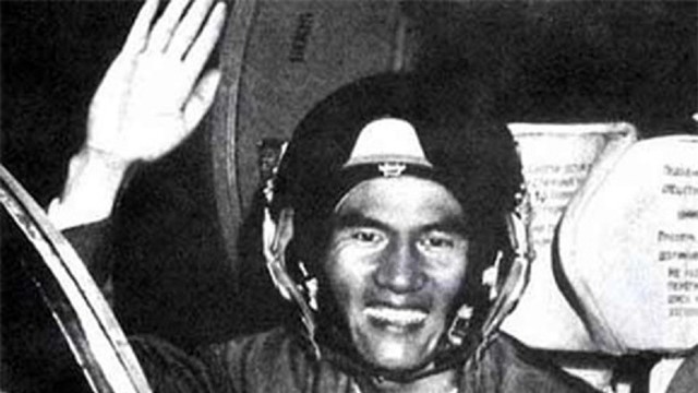 Vị tướng Việt Nam duy nhất 3 lần được phong tặng danh hiệu Anh hùng bởi 2 quốc gia