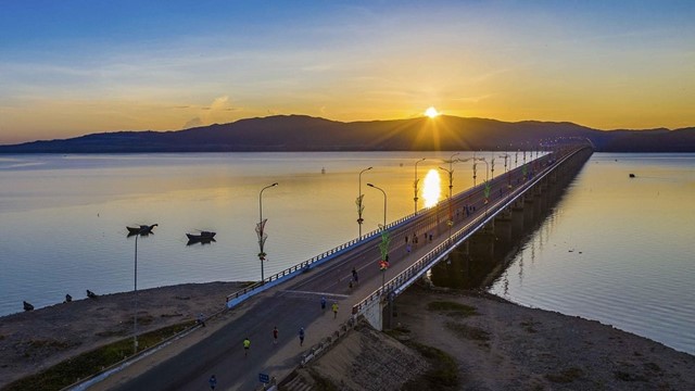 Công trình vượt biển đầu tiên do người Việt thi công: 70 ngày làm nên kỳ tích đặc biệt, từng giữ kỷ lục suốt 10 năm