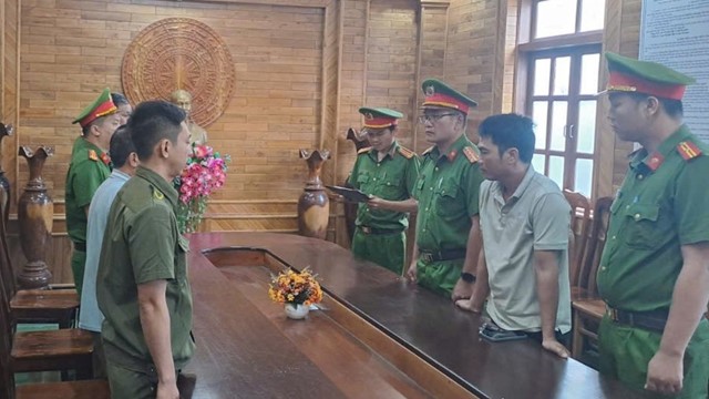 Bắt người đàn ông băm phá 2.400m² khoai lang trên đất của chính mình