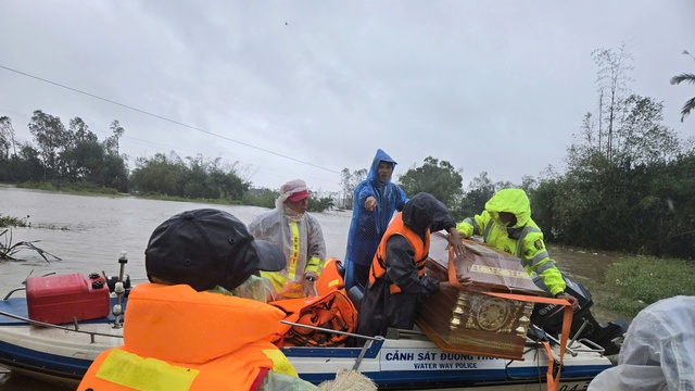Mưa lũ cuốn trôi gần 9.000 tỷ đồng, 68 người chết và mất tích