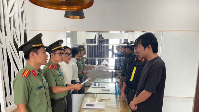 Bắt khẩn cấp một Giám đốc bị truy nã quốc tế