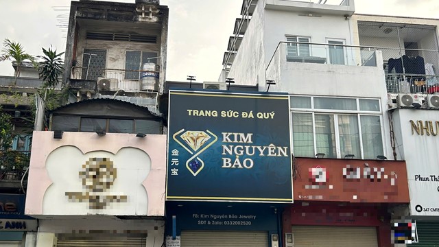 Chủ tiệm vàng Kim Nguyên Bảo bị tố chiếm đoạt tiền đặt cọc, công an vào cuộc