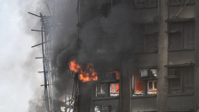 Bắt thêm 8 người liên quan vụ cháy chung cư khiến 128 người tử vong, 200 người mất tích