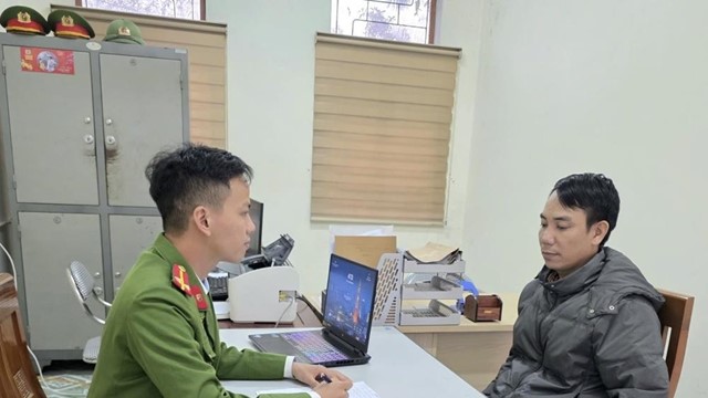 Bắt giữ người đàn ông bắn súng 'góp vui' trong đám cưới