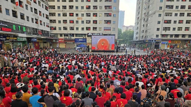 Yêu cầu hủy lệnh cấm xe điện ở chung cư đông dân nhất Hà Nội