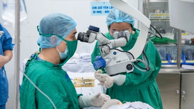 Việt Nam thực hiện 12 ca ghép giác mạc thành công bằng nguồn mô hiến tặng từ Nepal