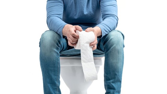 Một kỹ sư bị sa thải vì đi vệ sinh trong giờ làm việc