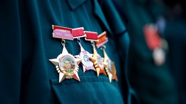 Đề nghị truy tặng Anh hùng LLVT nhân dân thời kỳ kháng chiến chống Mỹ cho 1 Thượng tá và 1 Thiếu tá