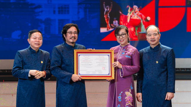 Đạo diễn Táo quân đón tin vui 