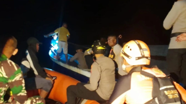 Bé trai 10 tuổi bị cá sấu tấn công, ngậm chặt thi thể khi đang bơi cùng bạn