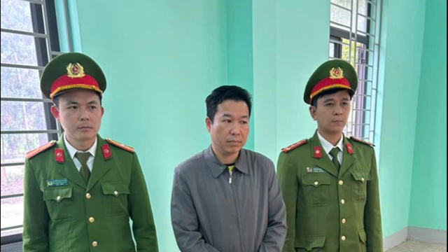 Khởi tố, bắt tạm giam một cán bộ Ban Quản lý dự án