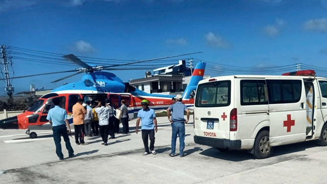 Thuê trực thăng giá gần nửa tỷ đồng để đưa giáo viên bị đột quỵ đi cấp cứu