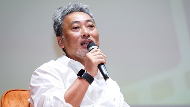 Hé lộ lý do đạo diễn Nguyễn Quang Dũng tuyển trợ lý không lương gây tranh cãi lớn