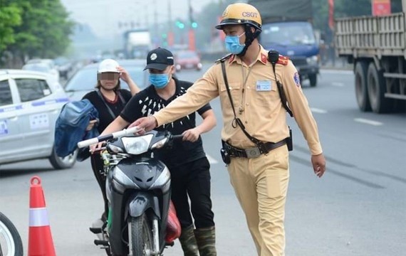 Người dân cần chú ý: Đi xe quá chậm cũng bị phạt tới hàng triệu đồng