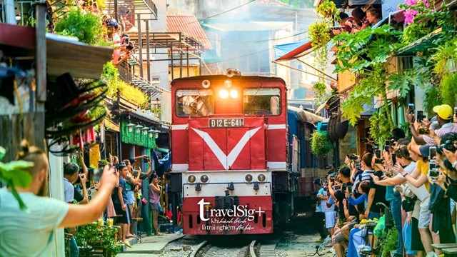 Hà Nội đề nghị dừng chạy tàu qua phố cà phê đường tàu